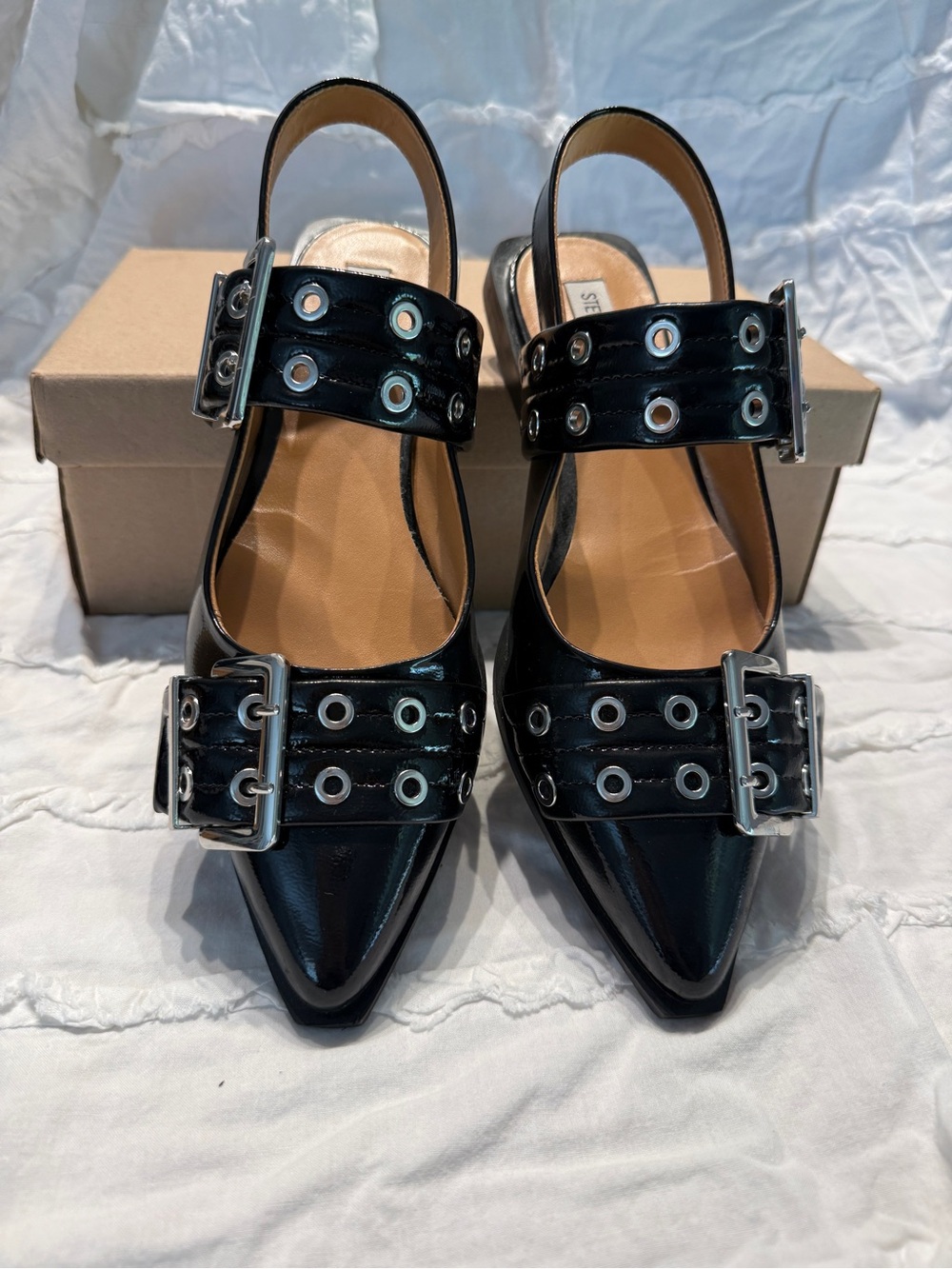 Steve Madden black patent studded Graya flats 10